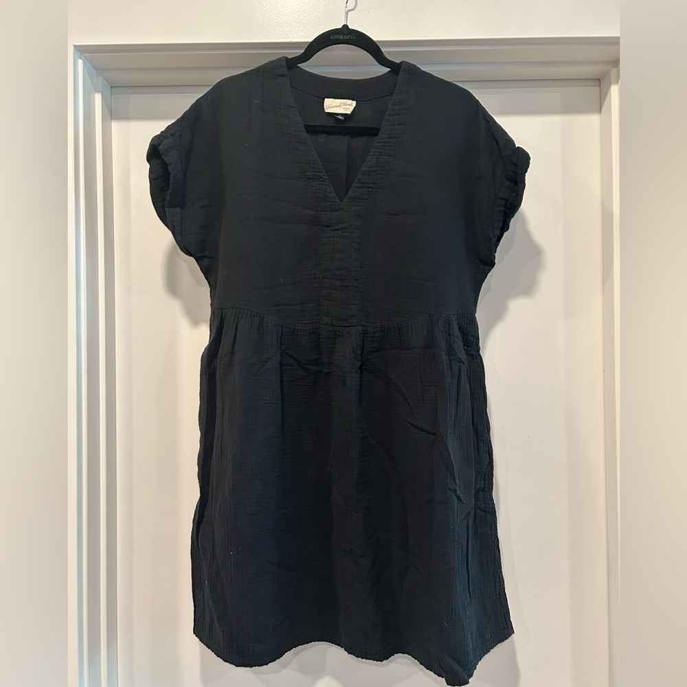 Universal Thread Black Boxy Guaze Dress Sz Medium Summer Dress POCKETS!
